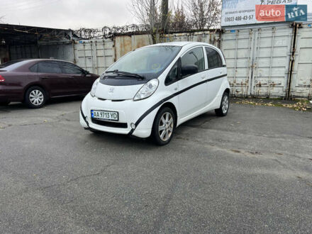 Белый Пежо иOн, объемом двигателя 0 л и пробегом 81 тыс. км за 3200 $, фото 1 на Automoto.ua