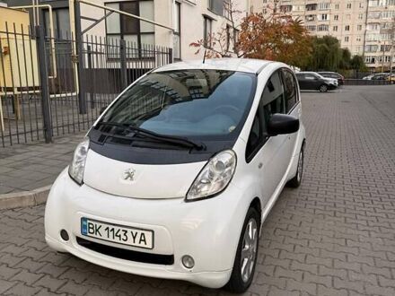 Белый Пежо иOн, объемом двигателя 0 л и пробегом 80 тыс. км за 4500 $, фото 1 на Automoto.ua