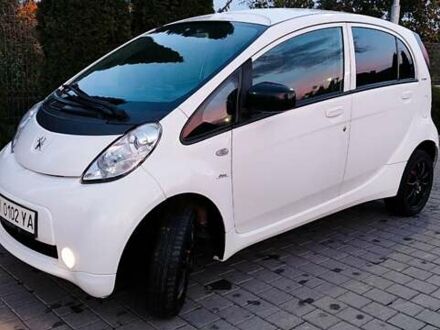 Белый Пежо иOн, объемом двигателя 0 л и пробегом 102 тыс. км за 4500 $, фото 1 на Automoto.ua