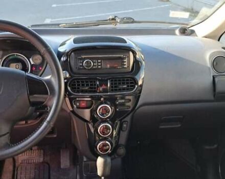 Красный Пежо иOн, объемом двигателя 0 л и пробегом 135 тыс. км за 4300 $, фото 19 на Automoto.ua