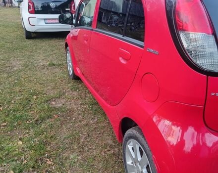 Красный Пежо иOн, объемом двигателя 0 л и пробегом 120 тыс. км за 4400 $, фото 5 на Automoto.ua