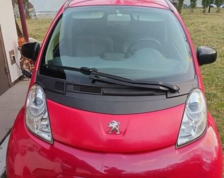 Красный Пежо иOн, объемом двигателя 0 л и пробегом 120 тыс. км за 4400 $, фото 1 на Automoto.ua