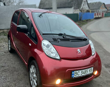 Красный Пежо иOн, объемом двигателя 0 л и пробегом 43 тыс. км за 4950 $, фото 5 на Automoto.ua