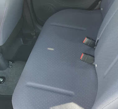 Красный Пежо иOн, объемом двигателя 0 л и пробегом 50 тыс. км за 5500 $, фото 18 на Automoto.ua