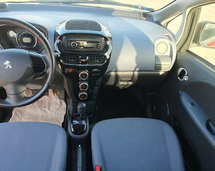 Красный Пежо иOн, объемом двигателя 0 л и пробегом 50 тыс. км за 5500 $, фото 10 на Automoto.ua