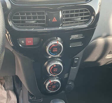 Красный Пежо иOн, объемом двигателя 0 л и пробегом 50 тыс. км за 5500 $, фото 14 на Automoto.ua