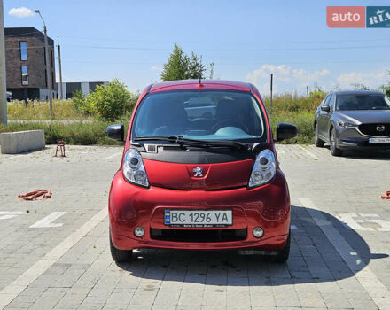 Красный Пежо иOн, объемом двигателя 0 л и пробегом 43 тыс. км за 7200 $, фото 1 на Automoto.ua