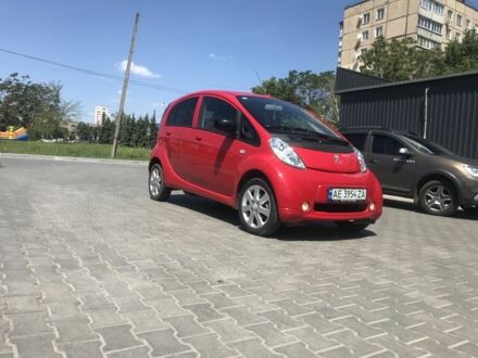 Пежо иOн 2011 в Кривом Роге на Automoto.ua Красный Пежо иOн, объемом двигателя 0 л и пробегом 106 тыс. км за 4700 $, фото 1 на Automoto.ua