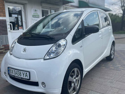 Пежо иOн 2012 в Славуте на Automoto.ua Пежо иOн, объемом двигателя 0 л и пробегом 102 тыс. км за 4300 $, фото 1 на Automoto.ua