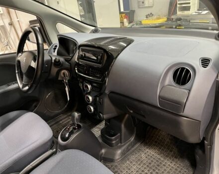 Серый Пежо иOн, объемом двигателя 0 л и пробегом 30 тыс. км за 5900 $, фото 4 на Automoto.ua