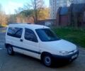 Белый Пежо Partner, объемом двигателя 2 л и пробегом 356 тыс. км за 3550 $, фото 1 на Automoto.ua