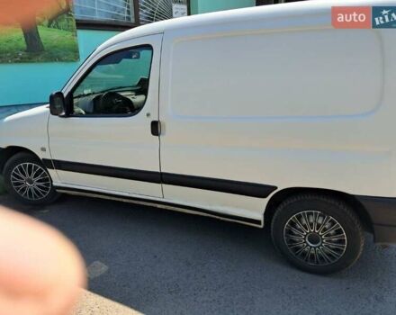 Білий Пежо Partner, об'ємом двигуна 1.9 л та пробігом 300 тис. км за 3100 $, фото 2 на Automoto.ua