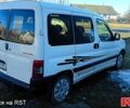 Белый Пежо Partner, объемом двигателя 1.6 л и пробегом 300 тыс. км за 3200 $, фото 1 на Automoto.ua