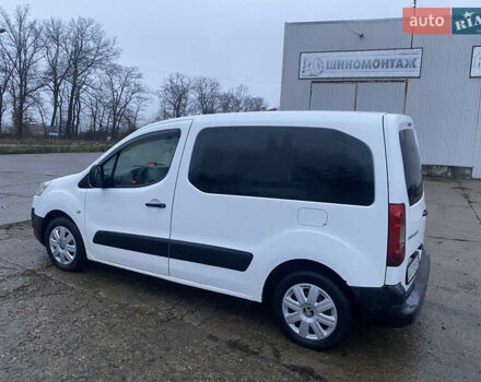 Білий Пежо Partner, об'ємом двигуна 1.6 л та пробігом 286 тис. км за 4200 $, фото 5 на Automoto.ua