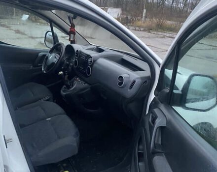 Білий Пежо Partner, об'ємом двигуна 1.6 л та пробігом 286 тис. км за 4200 $, фото 14 на Automoto.ua