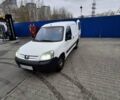 Белый Пежо Partner, объемом двигателя 1.56 л и пробегом 408 тыс. км за 4100 $, фото 1 на Automoto.ua