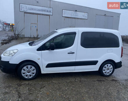 Білий Пежо Partner, об'ємом двигуна 1.6 л та пробігом 286 тис. км за 4200 $, фото 4 на Automoto.ua