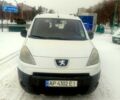 Белый Пежо Partner, объемом двигателя 1.6 л и пробегом 0 тыс. км за 5200 $, фото 1 на Automoto.ua