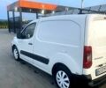 Белый Пежо Partner, объемом двигателя 1.6 л и пробегом 329 тыс. км за 5600 $, фото 2 на Automoto.ua