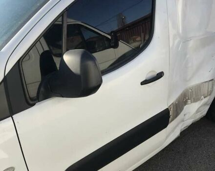 Белый Пежо Partner, объемом двигателя 1.6 л и пробегом 232 тыс. км за 3799 $, фото 1 на Automoto.ua