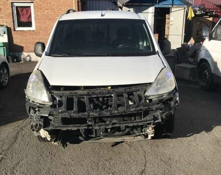 Белый Пежо Partner, объемом двигателя 1.6 л и пробегом 232 тыс. км за 3799 $, фото 21 на Automoto.ua