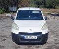 Белый Пежо Partner, объемом двигателя 1.6 л и пробегом 380 тыс. км за 4900 $, фото 1 на Automoto.ua