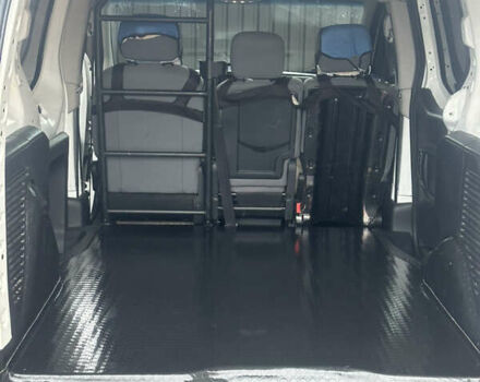 Белый Пежо Partner, объемом двигателя 1.56 л и пробегом 380 тыс. км за 5500 $, фото 11 на Automoto.ua