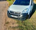 Белый Пежо Partner, объемом двигателя 1.6 л и пробегом 219 тыс. км за 9100 $, фото 1 на Automoto.ua
