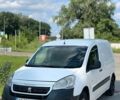 Белый Пежо Partner, объемом двигателя 1.56 л и пробегом 435 тыс. км за 7000 $, фото 1 на Automoto.ua