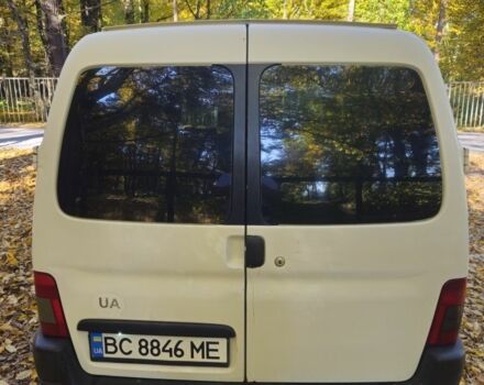Белый Пежо Partner, объемом двигателя 1.4 л и пробегом 335 тыс. км за 1700 $, фото 1 на Automoto.ua