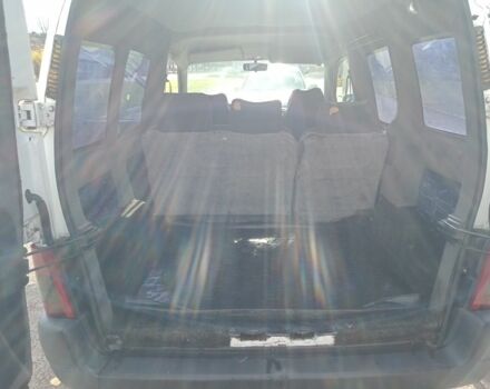 Белый Пежо Partner, объемом двигателя 0 л и пробегом 544 тыс. км за 2000 $, фото 4 на Automoto.ua