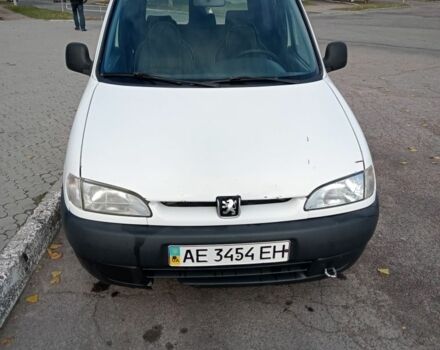 Белый Пежо Partner, объемом двигателя 0 л и пробегом 544 тыс. км за 2000 $, фото 2 на Automoto.ua