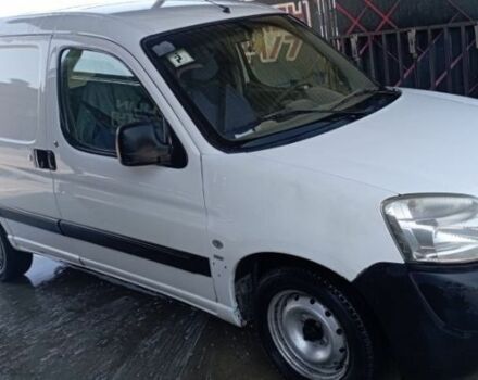 Белый Пежо Partner, объемом двигателя 1 л и пробегом 300 тыс. км за 1900 $, фото 3 на Automoto.ua