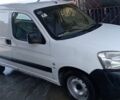 Белый Пежо Partner, объемом двигателя 1 л и пробегом 300 тыс. км за 1900 $, фото 3 на Automoto.ua