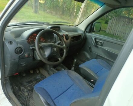 Белый Пежо Partner, объемом двигателя 1.1 л и пробегом 270 тыс. км за 2700 $, фото 4 на Automoto.ua