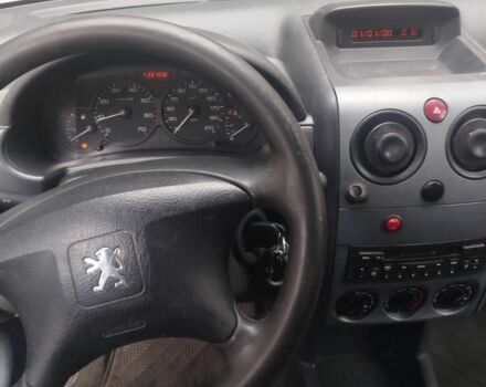 Белый Пежо Partner, объемом двигателя 1.4 л и пробегом 332 тыс. км за 2100 $, фото 6 на Automoto.ua