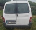 Белый Пежо Partner, объемом двигателя 1.4 л и пробегом 332 тыс. км за 2100 $, фото 3 на Automoto.ua