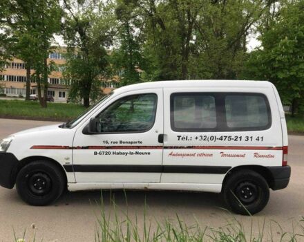 Белый Пежо Partner, объемом двигателя 1.6 л и пробегом 270 тыс. км за 3700 $, фото 3 на Automoto.ua