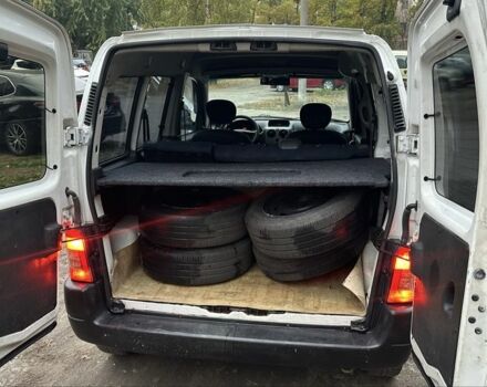 Белый Пежо Partner, объемом двигателя 1.9 л и пробегом 280 тыс. км за 3200 $, фото 9 на Automoto.ua