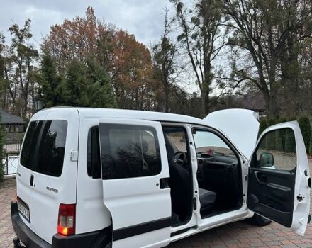 Білий Пежо Partner, об'ємом двигуна 1.6 л та пробігом 405 тис. км за 2549 $, фото 14 на Automoto.ua