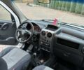 Білий Пежо Partner, об'ємом двигуна 1.6 л та пробігом 405 тис. км за 2549 $, фото 20 на Automoto.ua