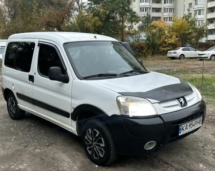 Белый Пежо Partner, объемом двигателя 1.9 л и пробегом 280 тыс. км за 3200 $, фото 1 на Automoto.ua