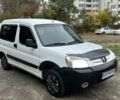 Белый Пежо Partner, объемом двигателя 1.9 л и пробегом 280 тыс. км за 3200 $, фото 1 на Automoto.ua