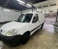 Белый Пежо Partner, объемом двигателя 1.6 л и пробегом 300 тыс. км за 2999 $, фото 1 на Automoto.ua