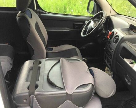 Білий Пежо Partner, об'ємом двигуна 1.6 л та пробігом 270 тис. км за 3400 $, фото 18 на Automoto.ua