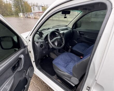 Белый Пежо Partner, объемом двигателя 1.4 л и пробегом 270 тыс. км за 3800 $, фото 10 на Automoto.ua