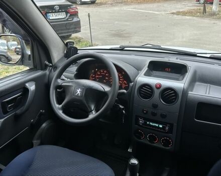 Белый Пежо Partner, объемом двигателя 1.9 л и пробегом 280 тыс. км за 3200 $, фото 7 на Automoto.ua