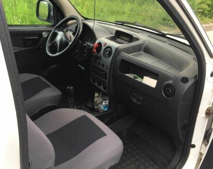 Білий Пежо Partner, об'ємом двигуна 1.6 л та пробігом 270 тис. км за 3400 $, фото 20 на Automoto.ua