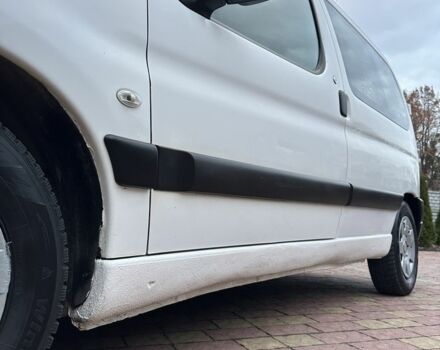 Білий Пежо Partner, об'ємом двигуна 1.6 л та пробігом 405 тис. км за 2549 $, фото 17 на Automoto.ua