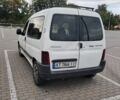 Белый Пежо Partner, объемом двигателя 1.6 л и пробегом 278 тыс. км за 2600 $, фото 5 на Automoto.ua